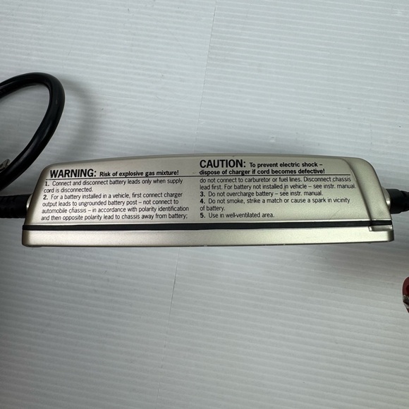 Genuine Porsche Charge-O-Mat II Battery Charger 12V Working
110-120VCA, 1.1A - Picture 4 of 9